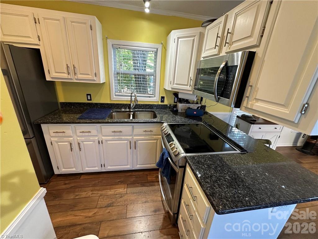 112 N Cardinal Drive New London NC 28127