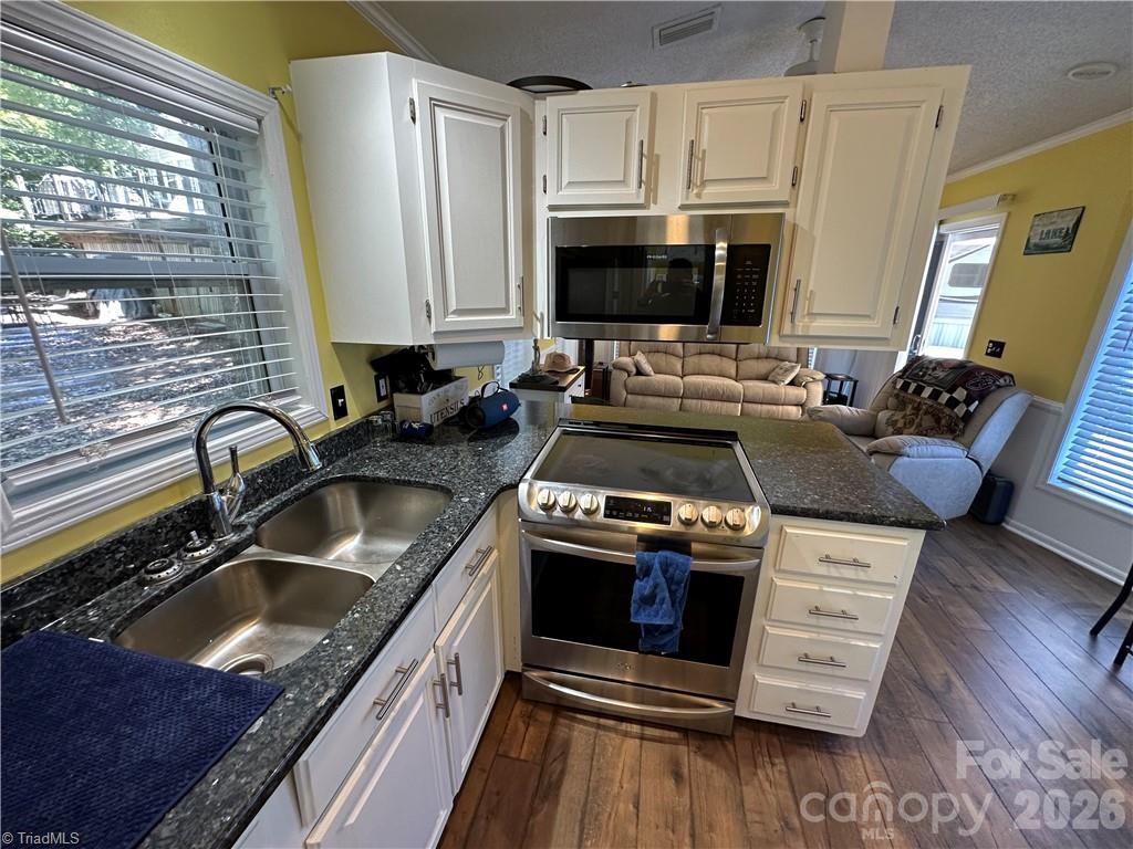 112 N Cardinal Drive New London NC 28127