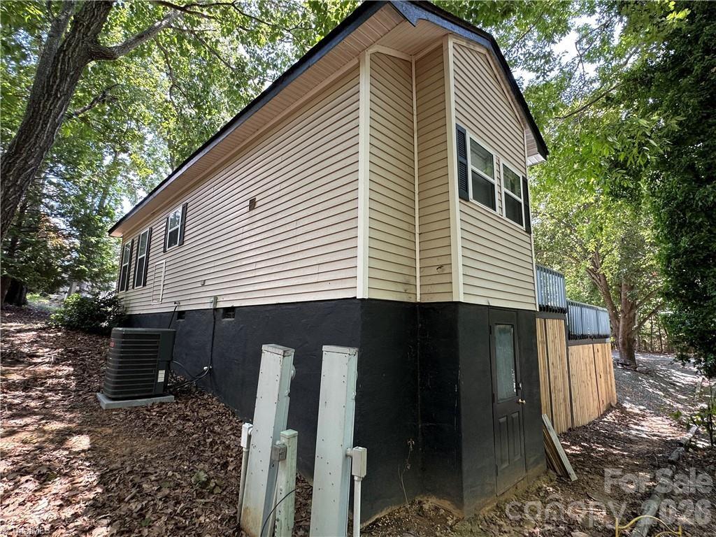112 N Cardinal Drive New London NC 28127