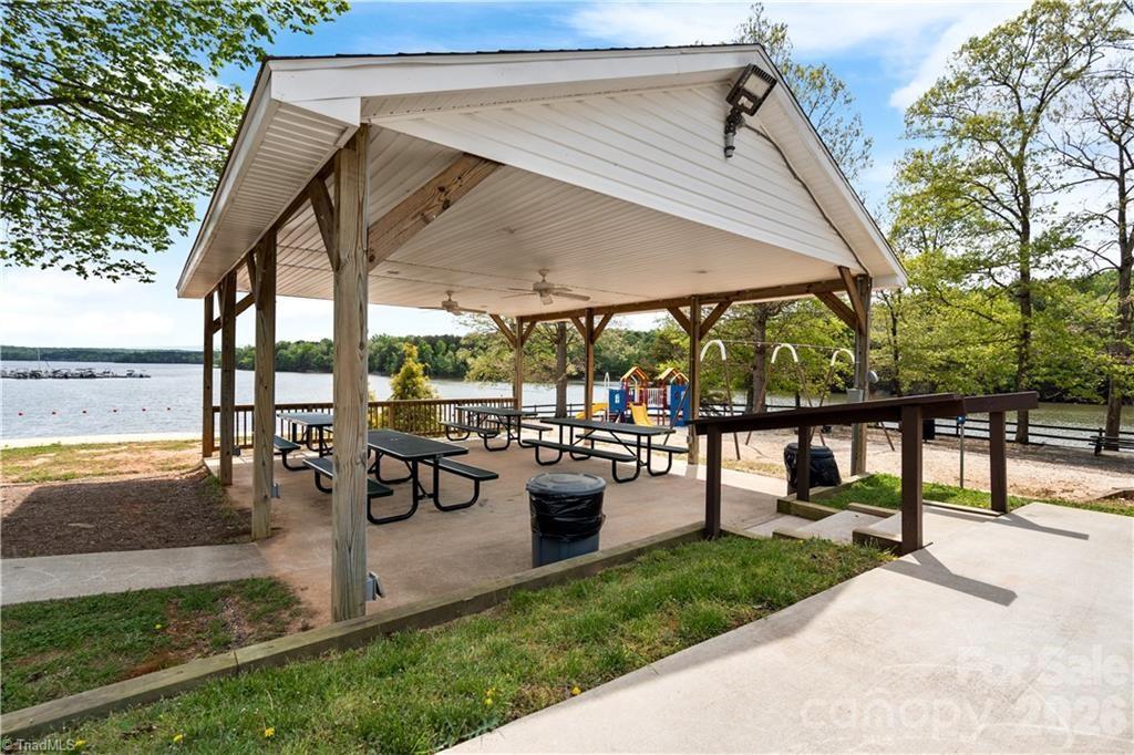 112 N Cardinal Drive New London NC 28127