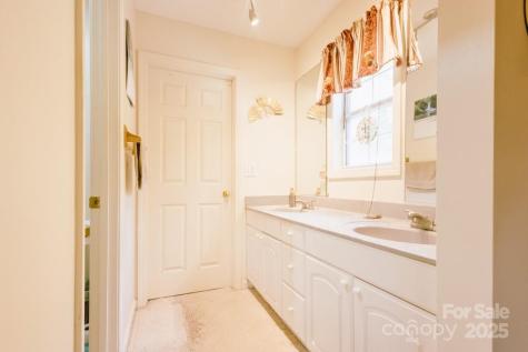 48 Open Range Drive Barnardsville NC 28709