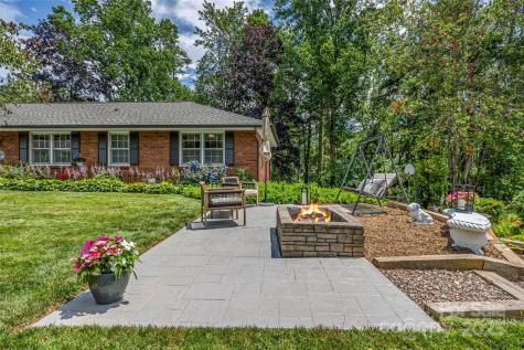11 Blueberry Hill Road Asheville NC 28804