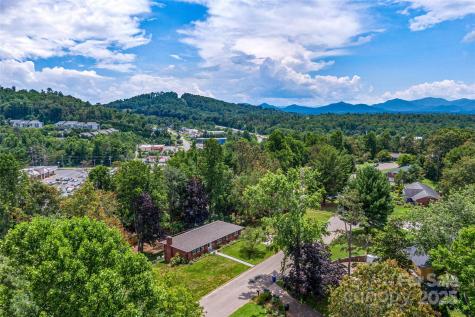 11 Blueberry Hill Road Asheville NC 28804