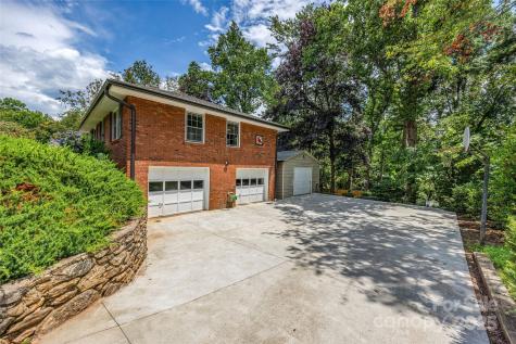 11 Blueberry Hill Road Asheville NC 28804