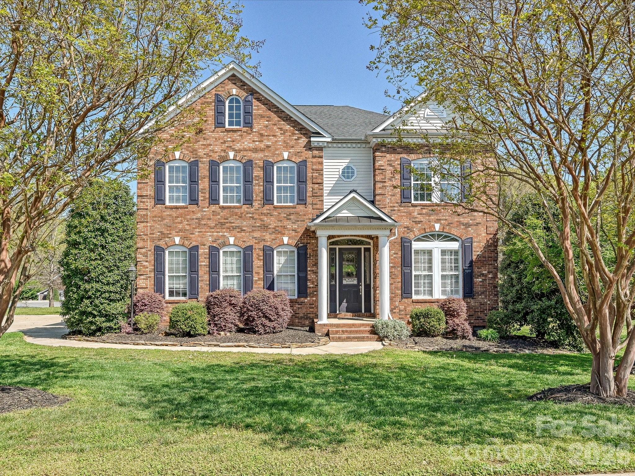 4221 Barons Court Harrisburg NC 28075