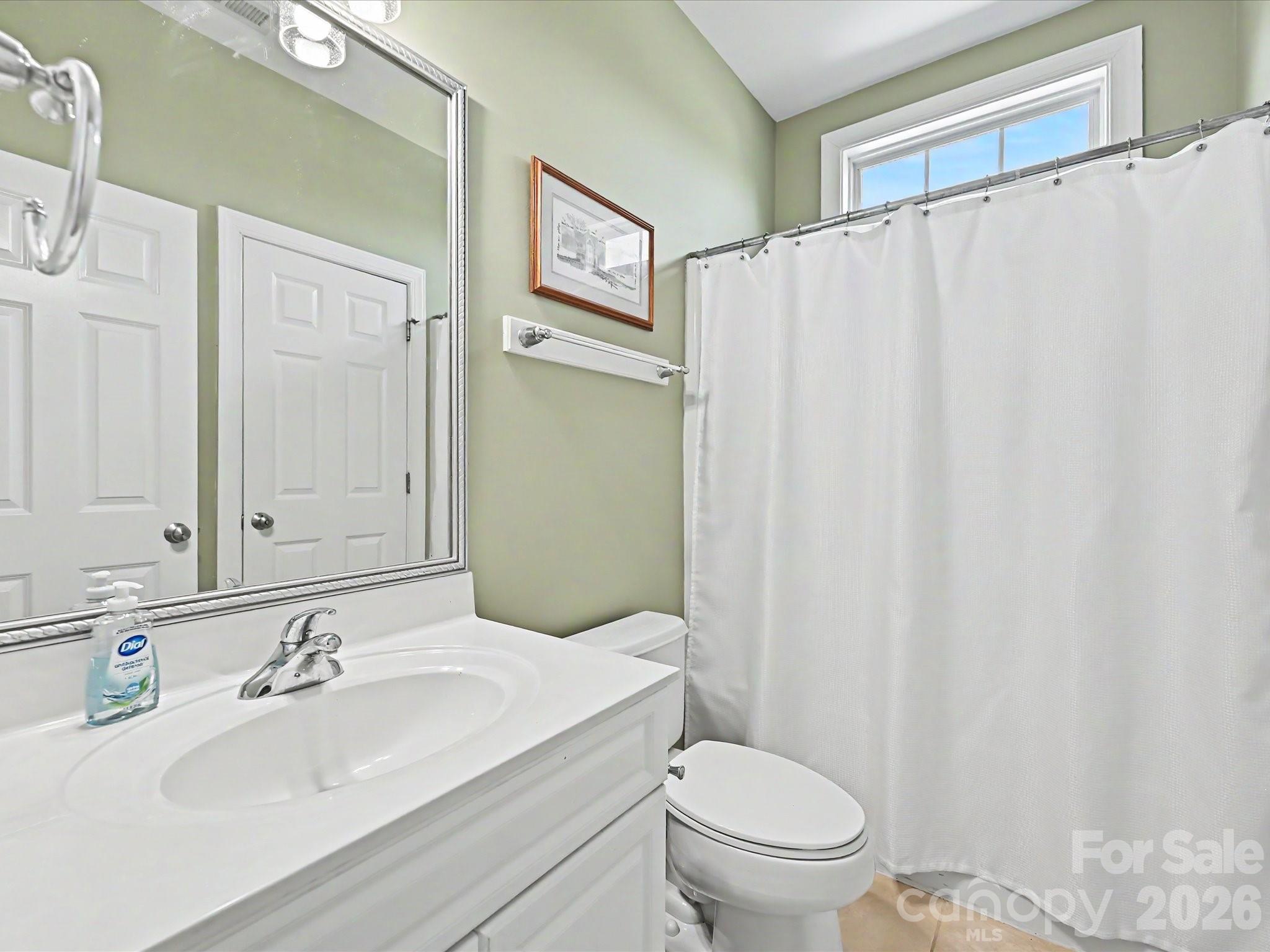 4221 Barons Court Harrisburg NC 28075