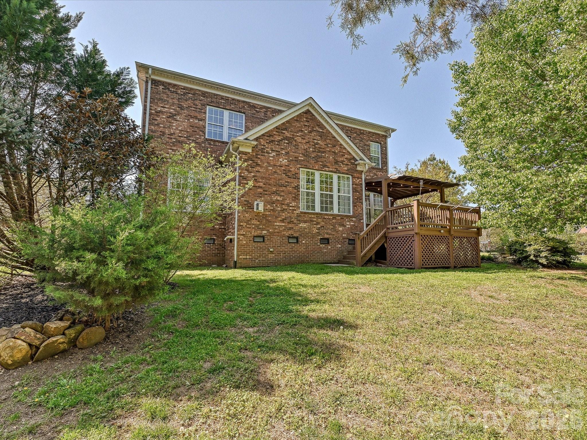 4221 Barons Court Harrisburg NC 28075