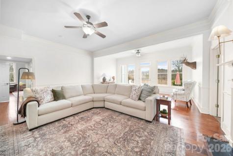 1004 Four Mile Loop Cheraw SC 29520