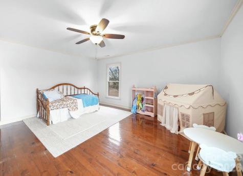 1004 Four Mile Loop Cheraw SC 29520