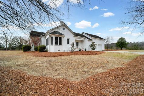 1004 Four Mile Loop Cheraw SC 29520