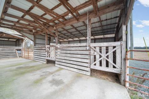 1004 Four Mile Loop Cheraw SC 29520
