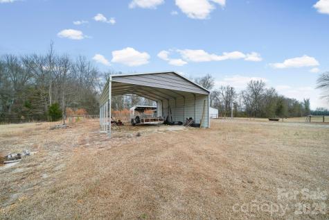 1004 Four Mile Loop Cheraw SC 29520