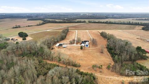 1004 Four Mile Loop Cheraw SC 29520