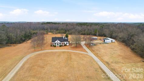 1004 Four Mile Loop Cheraw SC 29520