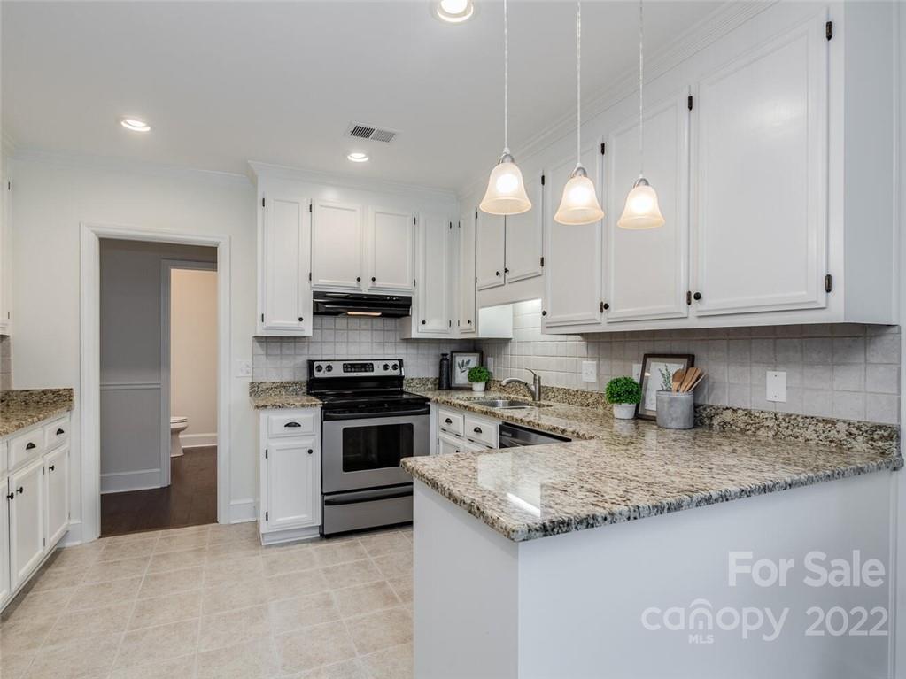 5302 Wingedfoot Road Charlotte NC 28226