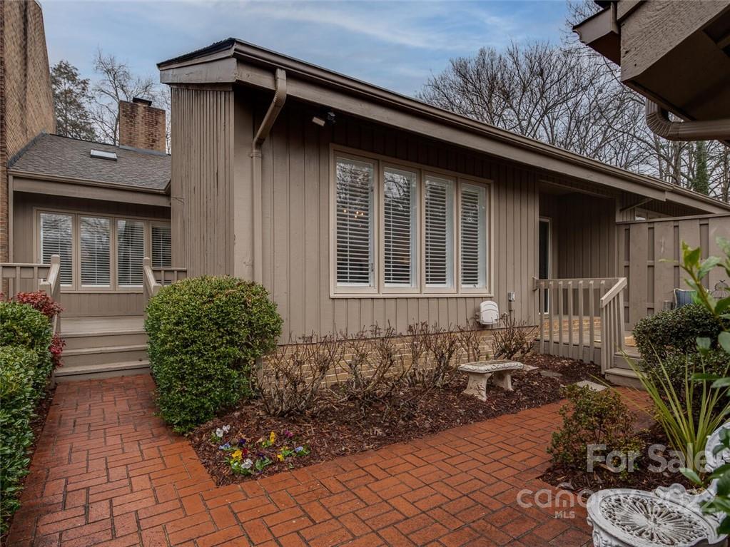 5302 Wingedfoot Road Charlotte NC 28226