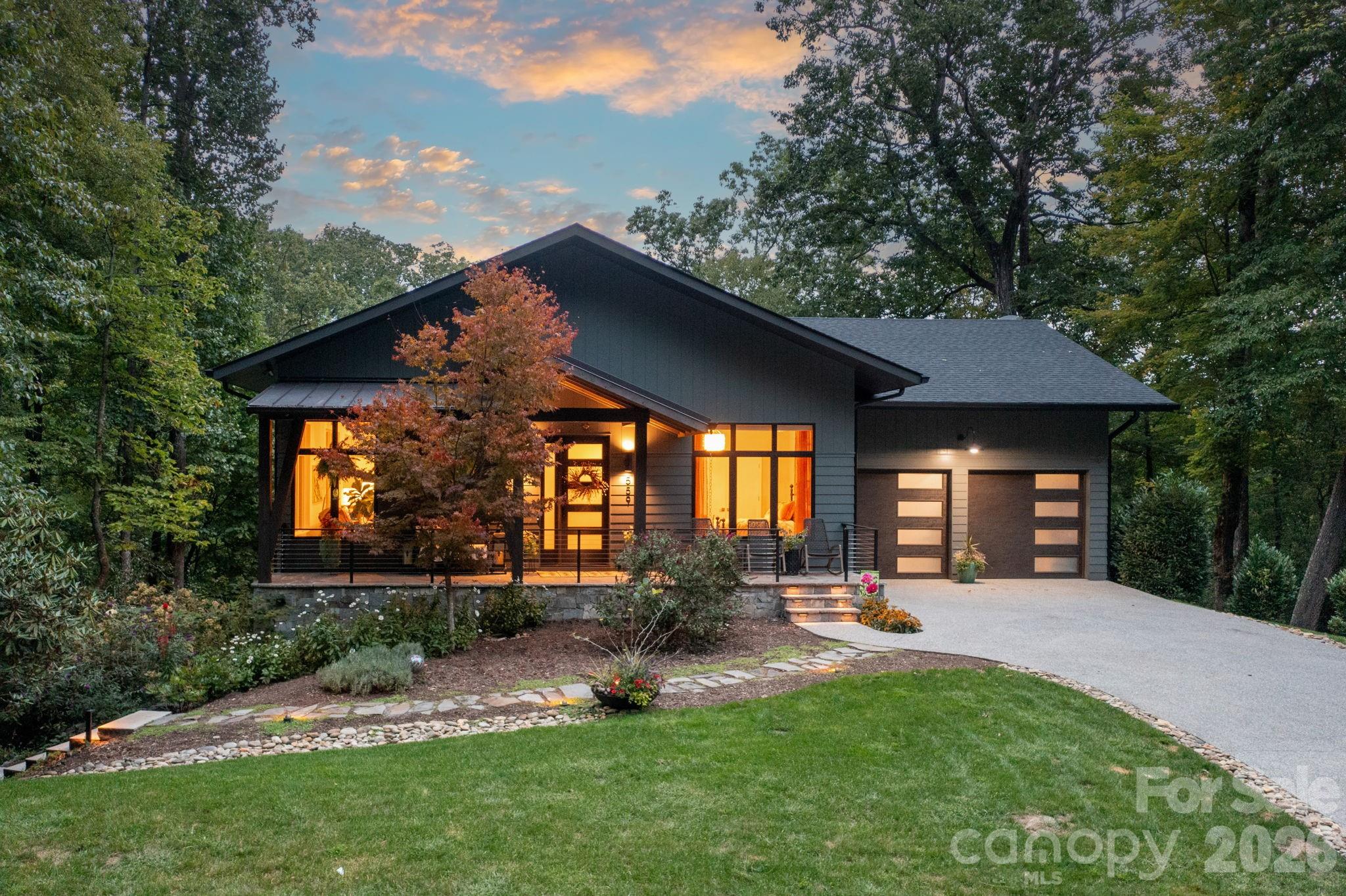 Horse Shoe NC, 559 Shining Rock Path