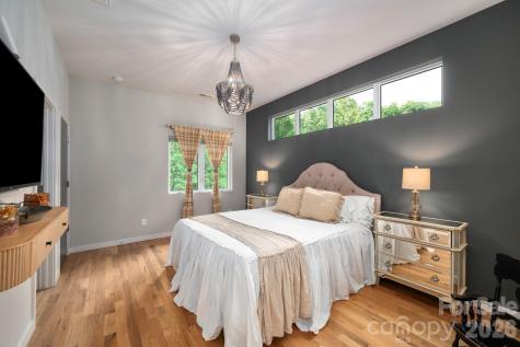 559 Shining Rock Path Horse Shoe NC 28742