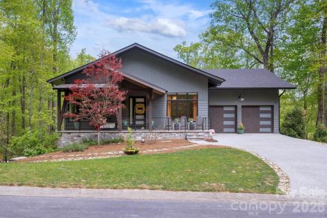 559 Shining Rock Path Horse Shoe NC 28742