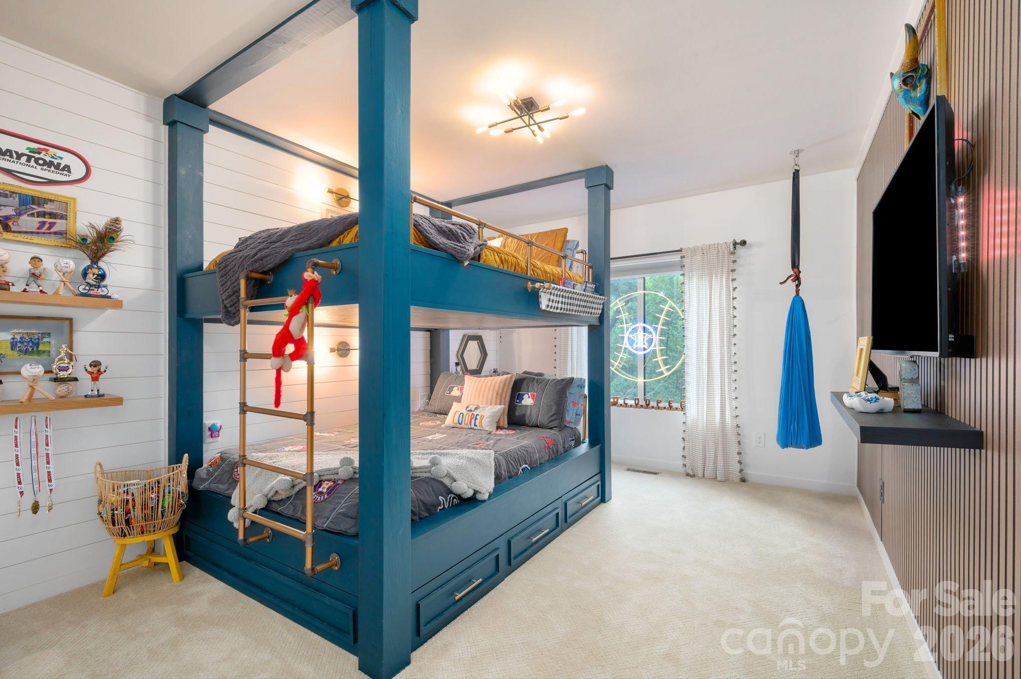 559 Shining Rock Path Horse Shoe NC 28742