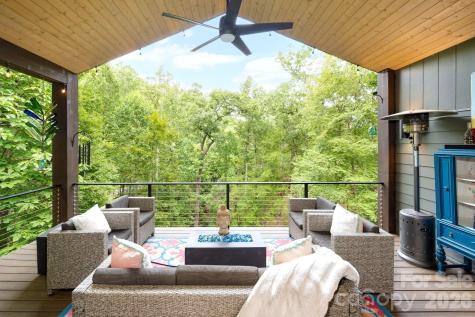 559 Shining Rock Path Horse Shoe NC 28742