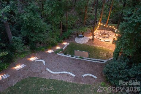 559 Shining Rock Path Horse Shoe NC 28742
