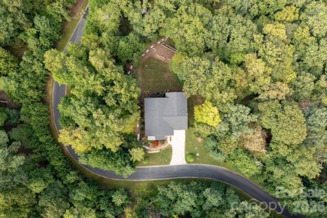 559 Shining Rock Path Horse Shoe NC 28742