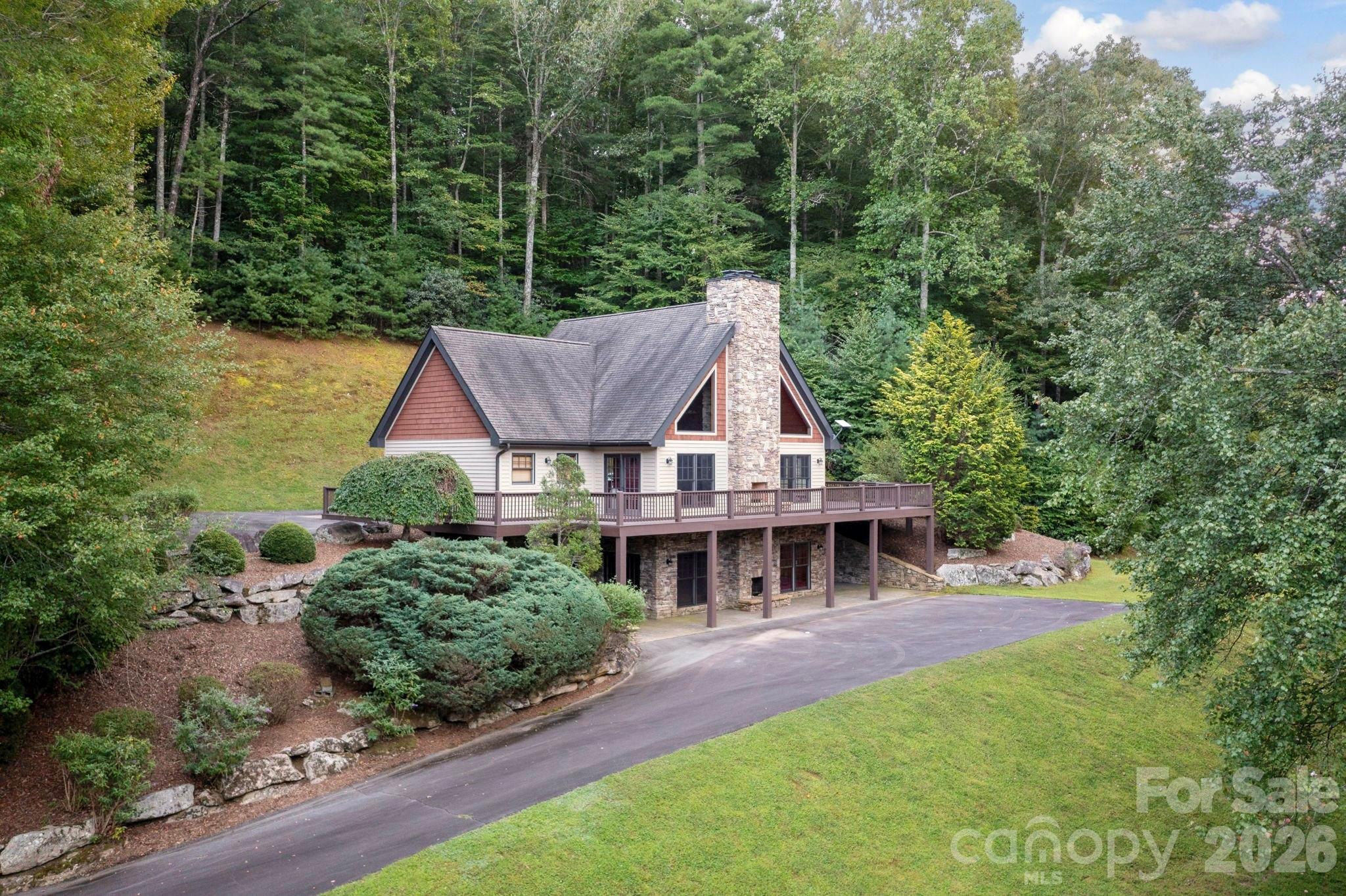 559 Shining Rock Path Horse Shoe NC 28742