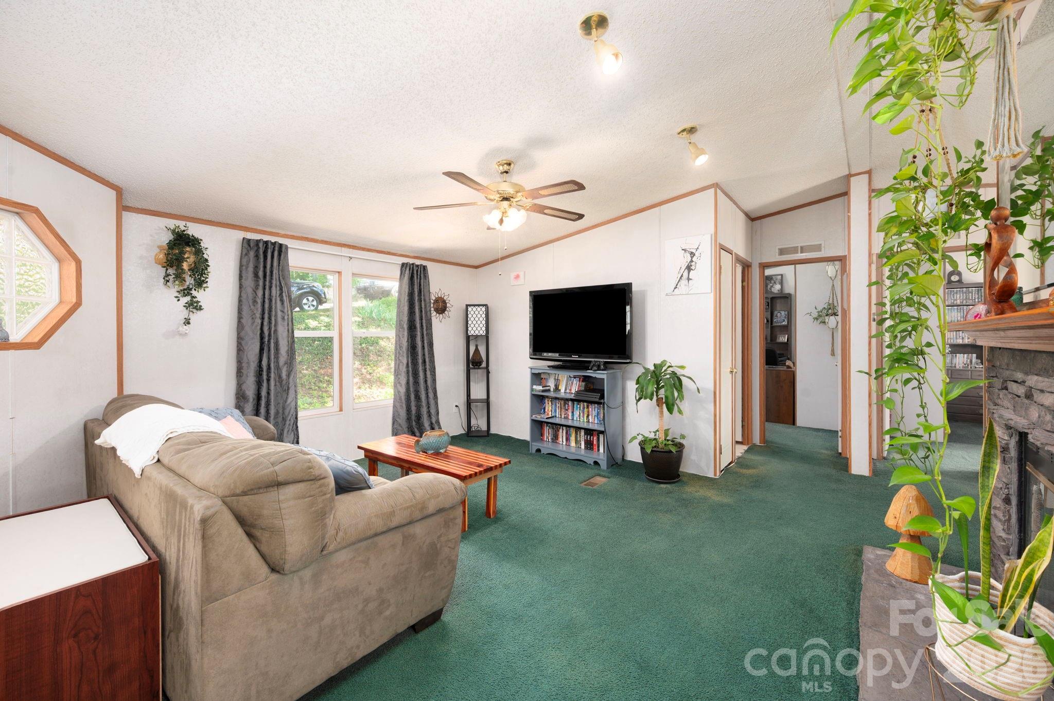 66 Green Oak Road Asheville NC 28804