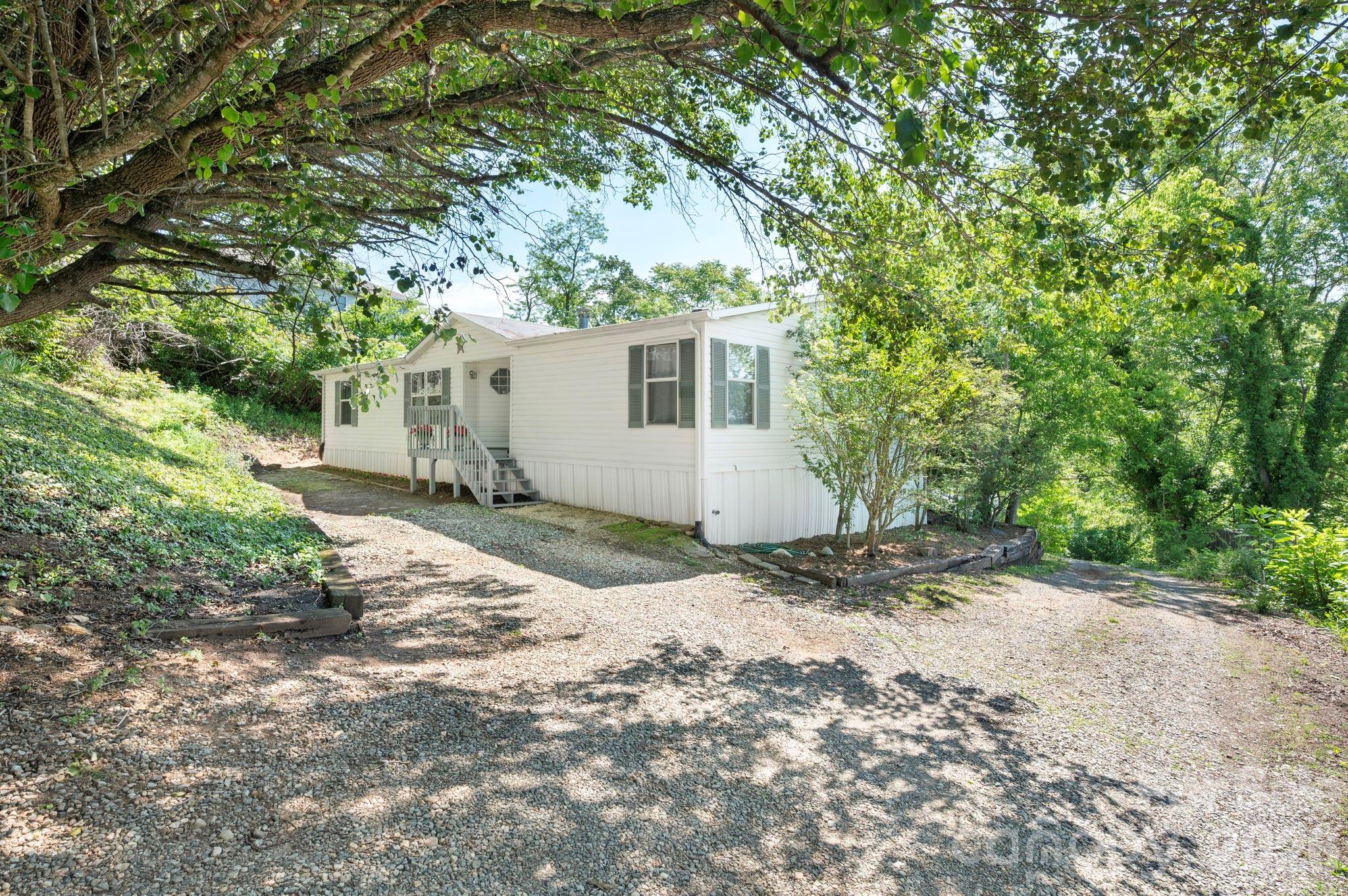 66 Green Oak Road Asheville NC 28804