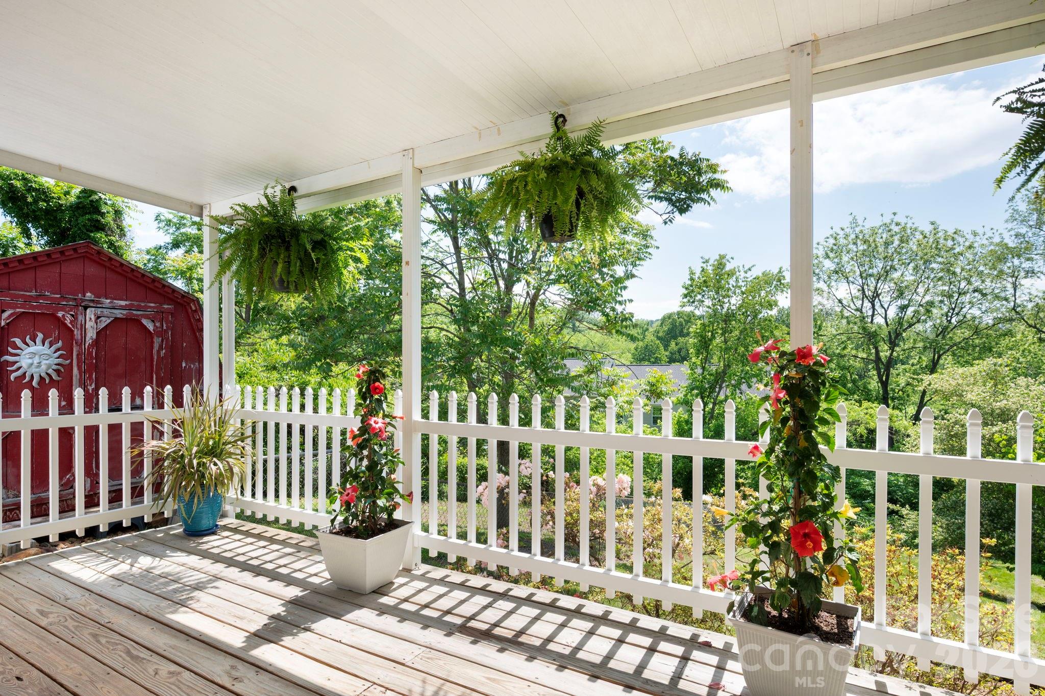 66 Green Oak Road Asheville NC 28804