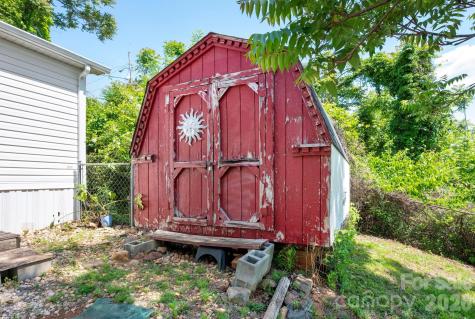 66 Green Oak Road Asheville NC 28804