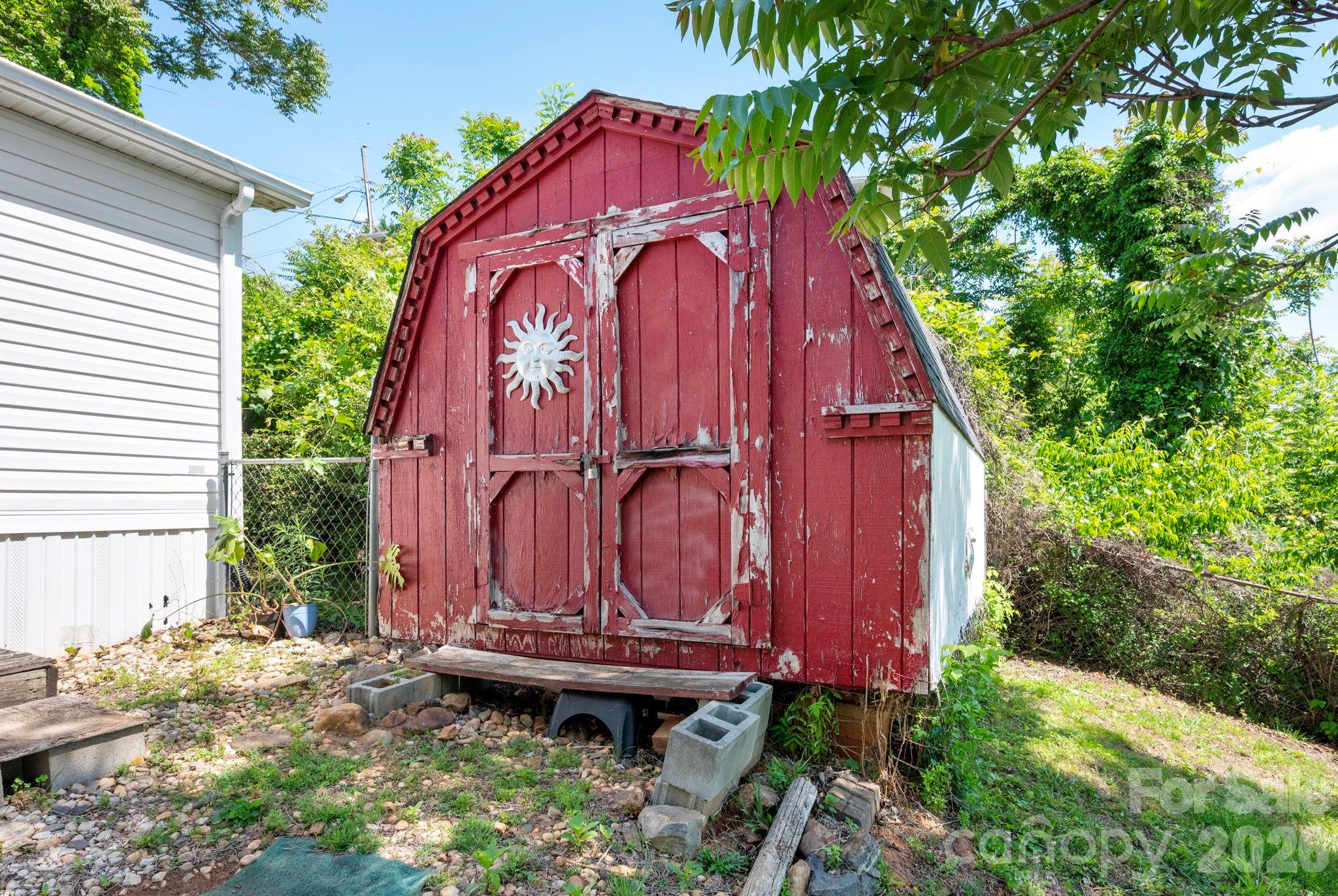 66 Green Oak Road Asheville NC 28804