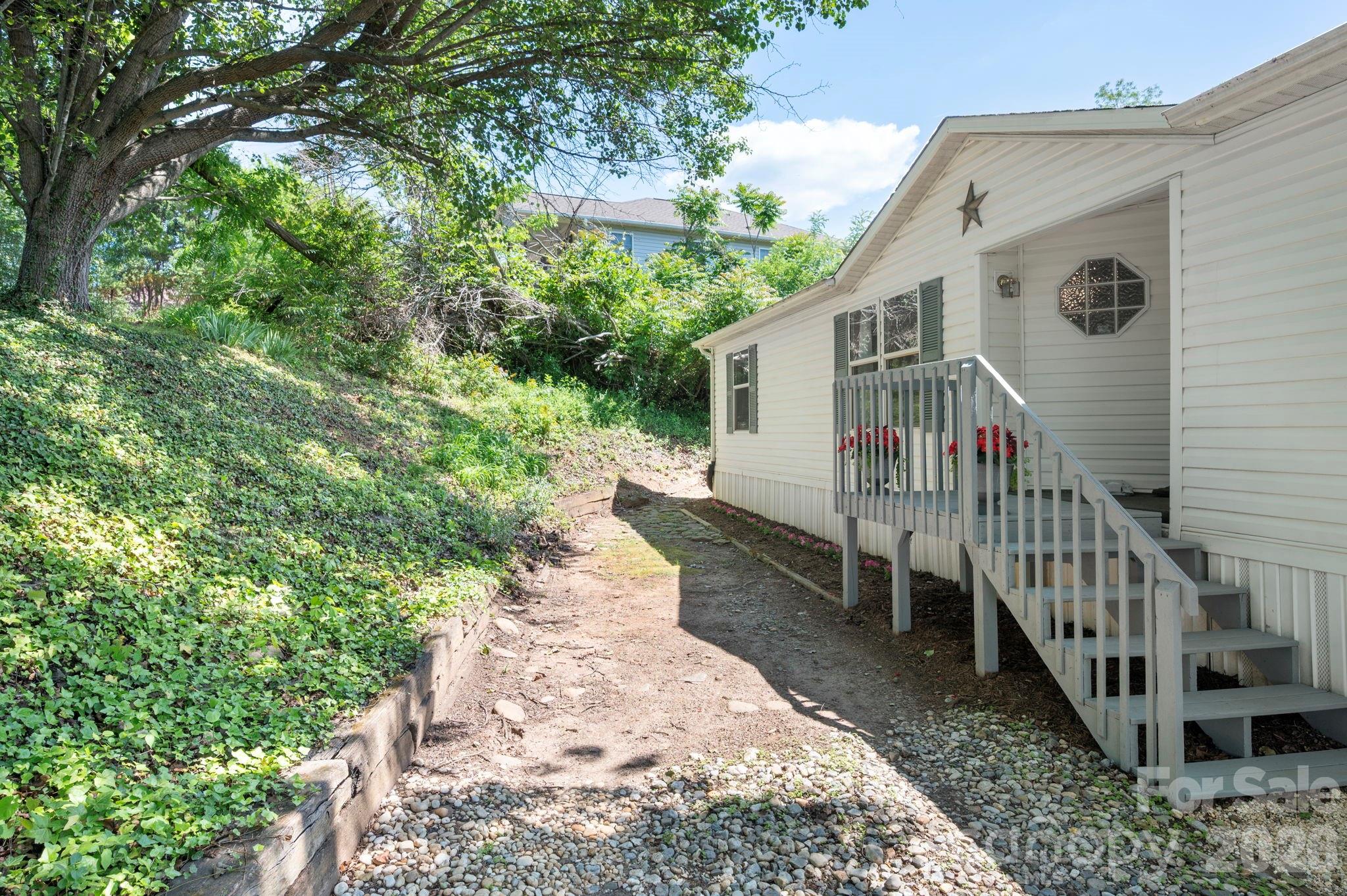 66 Green Oak Road Asheville NC 28804