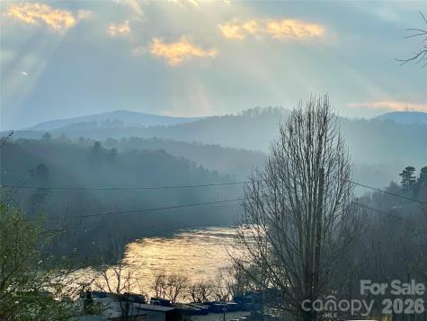 66 Green Oak Road Asheville NC 28804