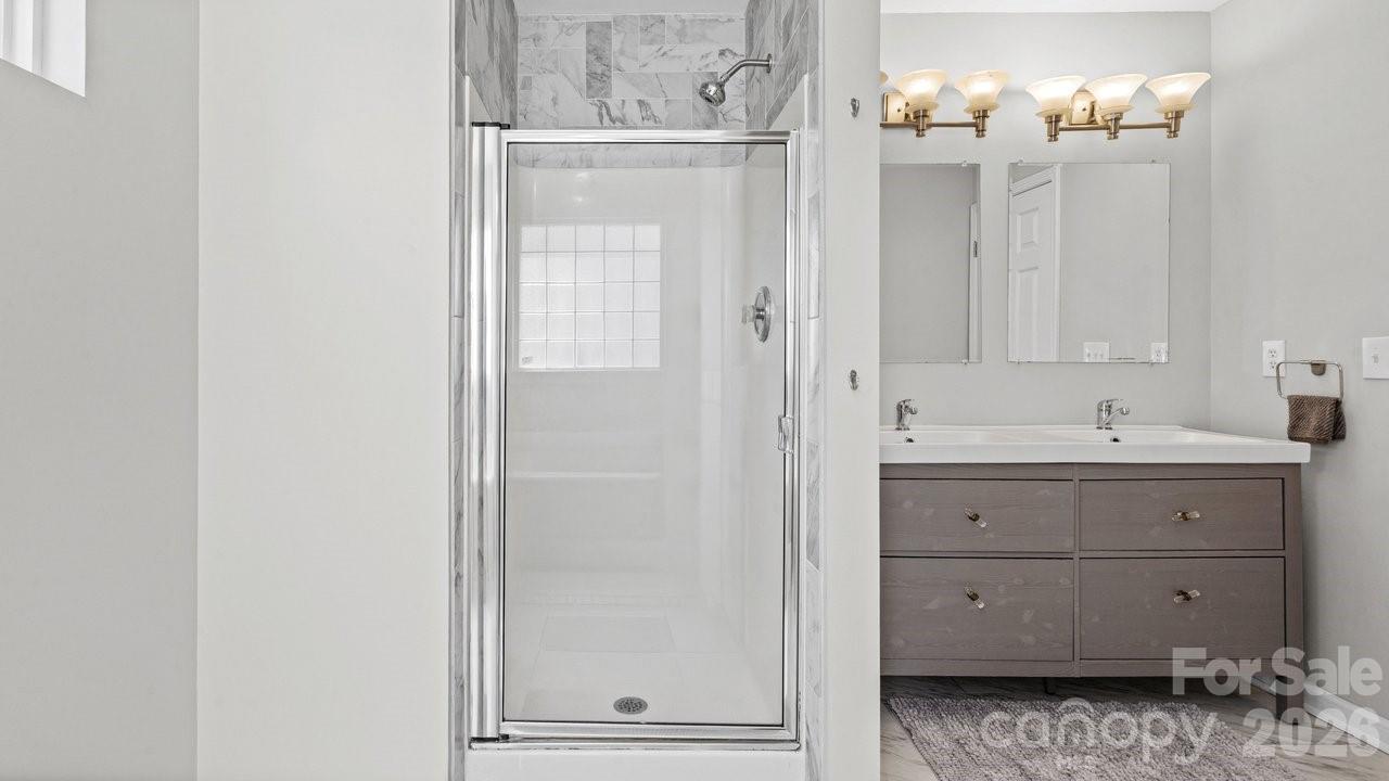 2011 Stargrass Court Charlotte NC 28213
