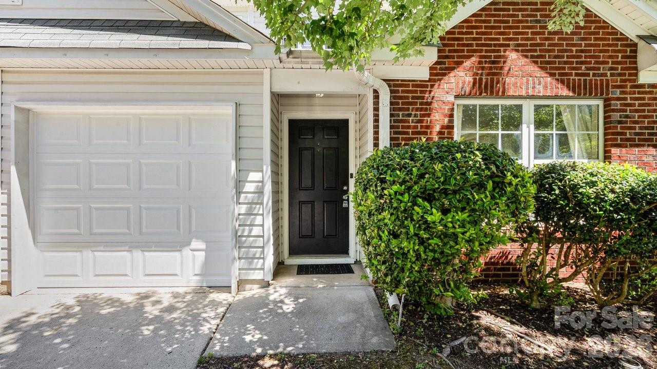 2011 Stargrass Court Charlotte NC 28213