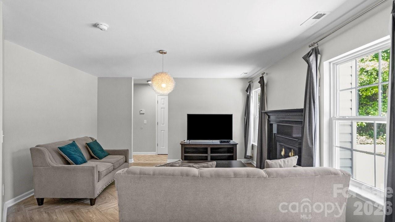 2011 Stargrass Court Charlotte NC 28213