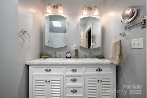 37 New Cross North Asheville NC 28805