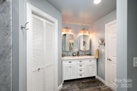 37 New Cross North Asheville NC 28805