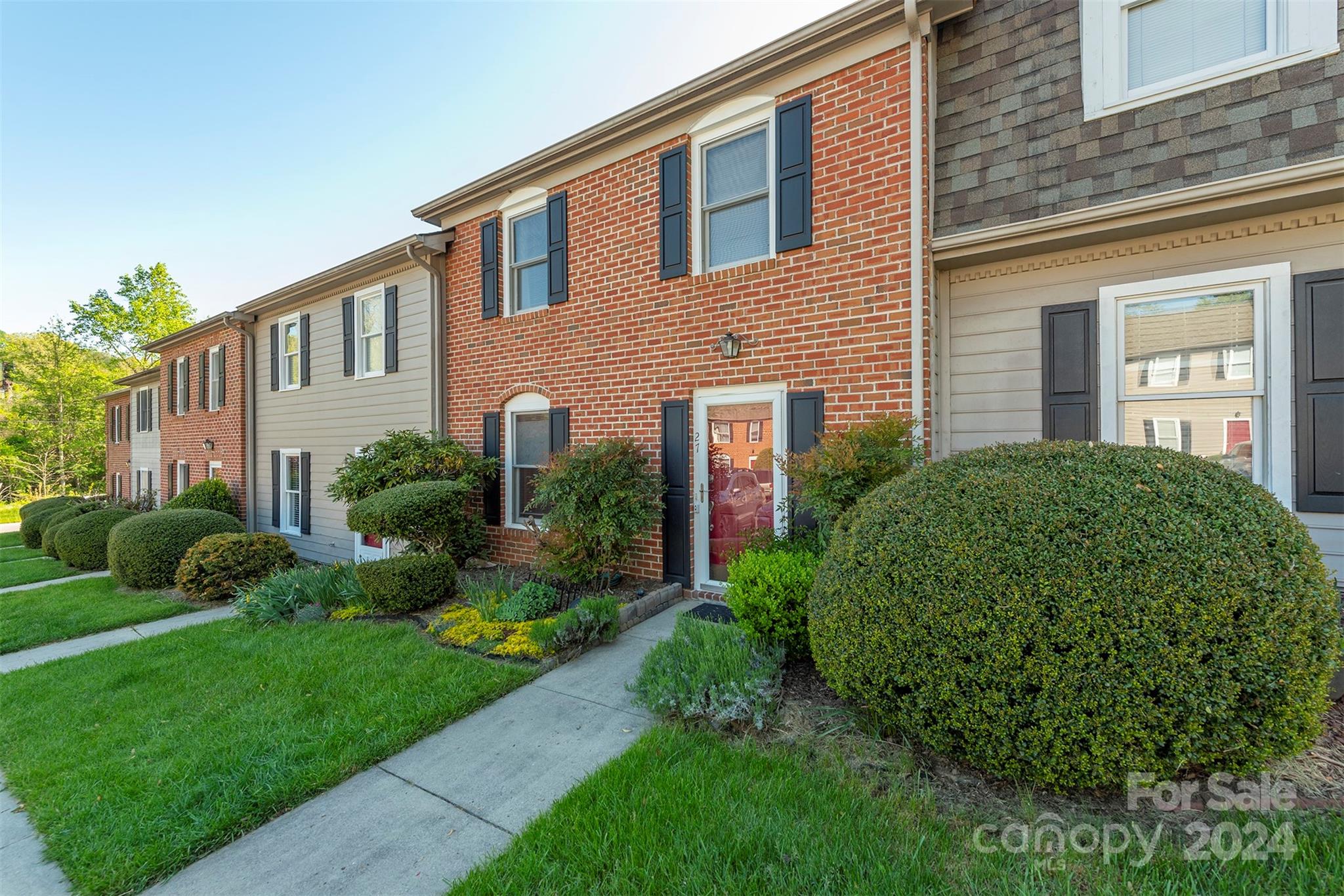 27 Sleepy Hollow Lane Swannanoa NC 28778