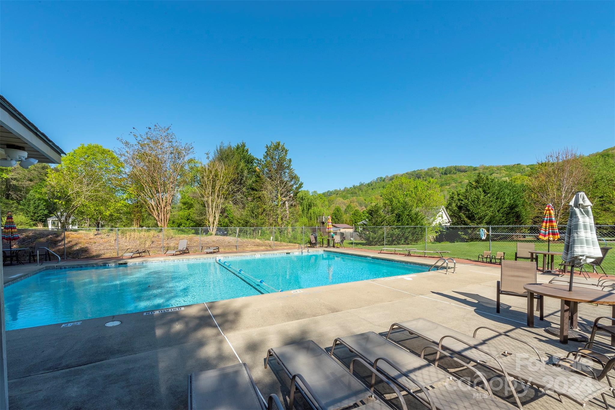 27 Sleepy Hollow Lane Swannanoa NC 28778