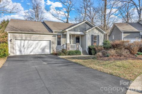 12 Hoolet Court Candler NC 28715