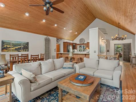 26 Walnut Drive Mills River NC 28759