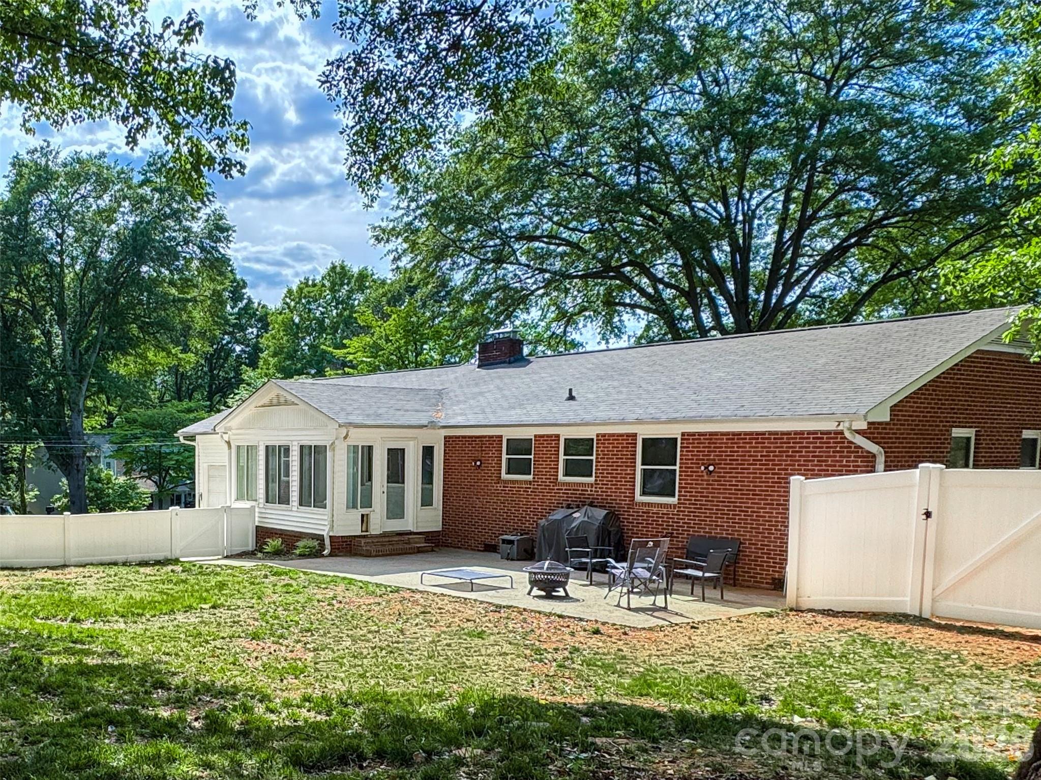 2044 Helen Drive Gastonia NC 28054