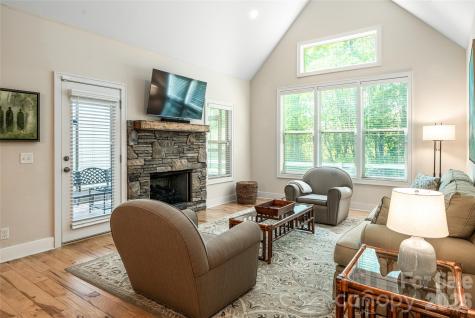 58 River Bend Lane Fletcher NC 28732