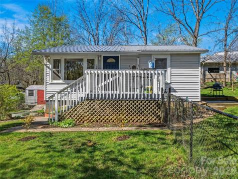 125 Lower Edgewood Road Candler NC 28715