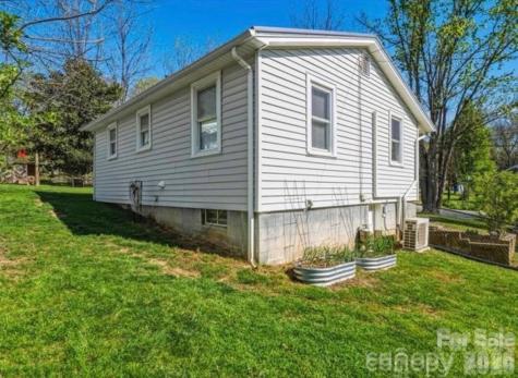 125 Lower Edgewood Road Candler NC 28715