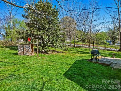 125 Lower Edgewood Road Candler NC 28715
