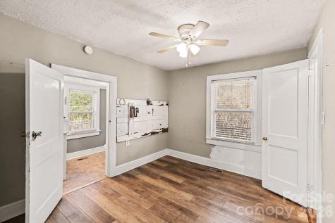 409 S Maple Street Dallas NC 28034
